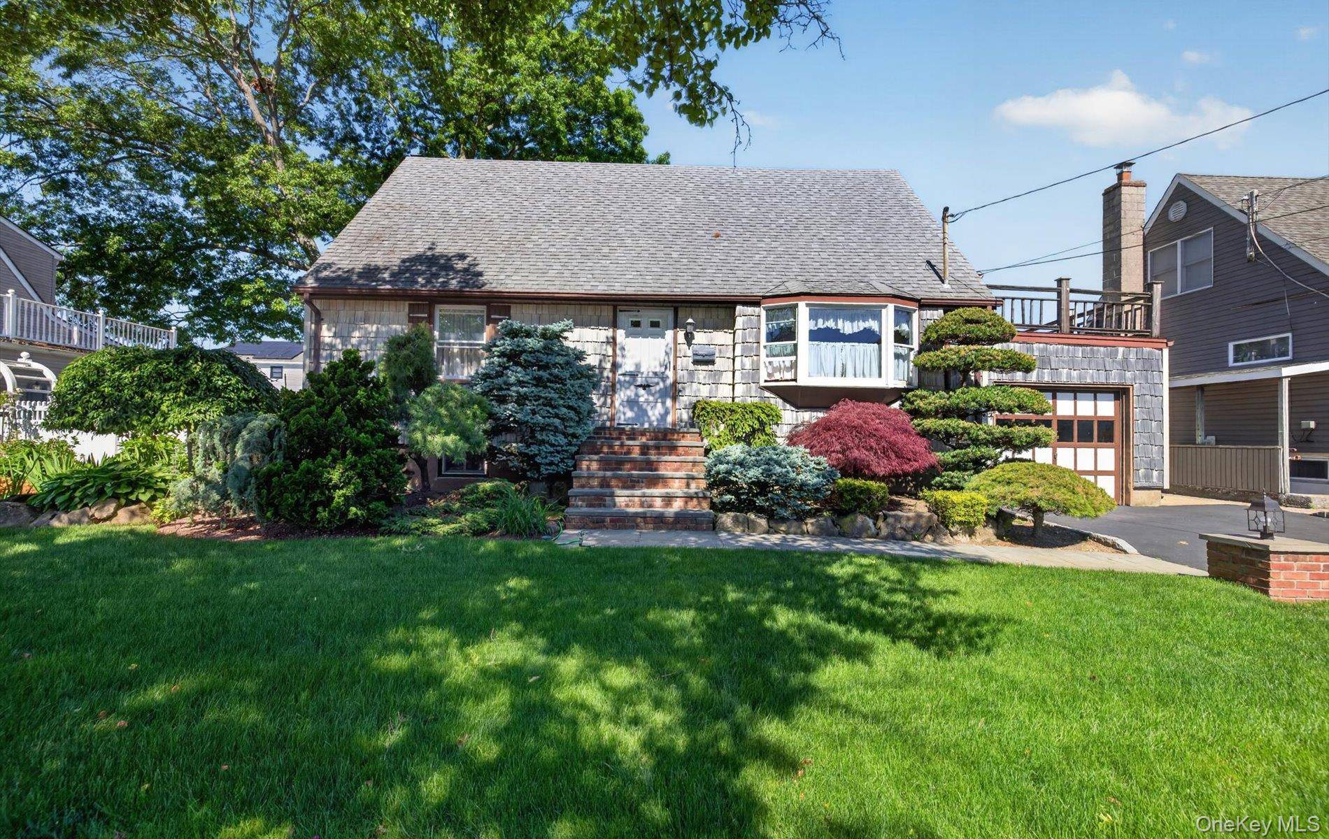 88 Philadelphia AVE, Massapequa Park, NY 11762