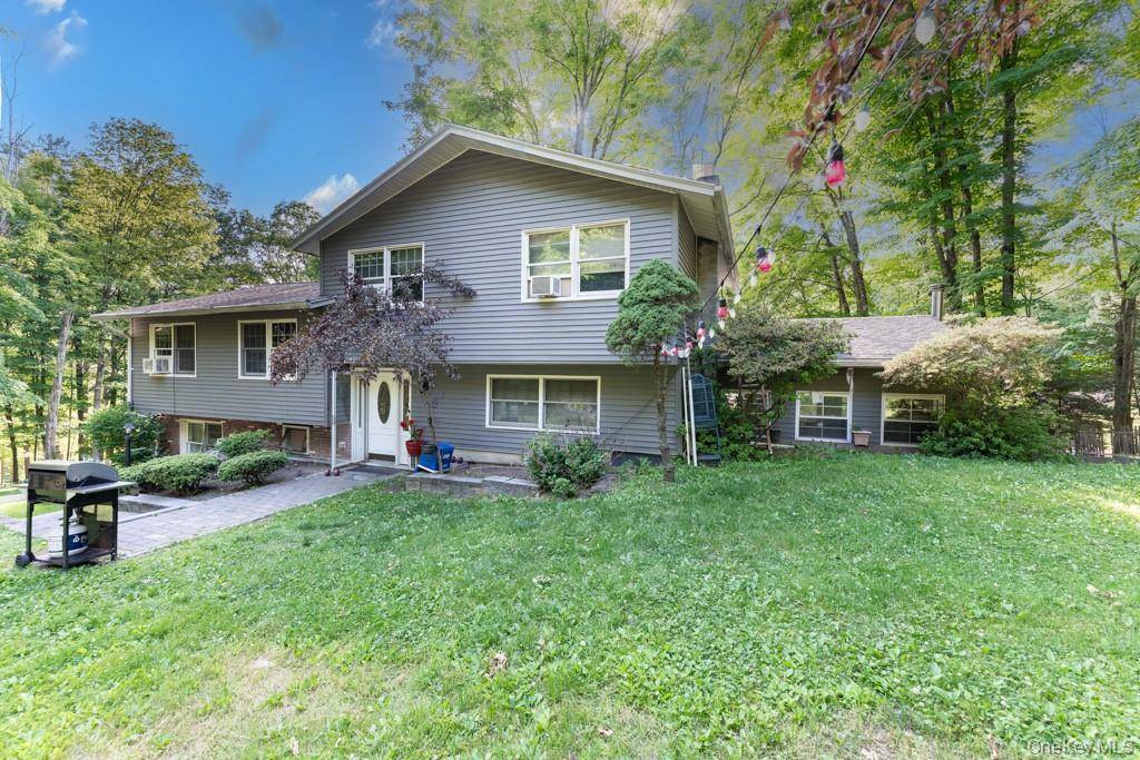 14 Englewood TER, Mahopac, NY 10541