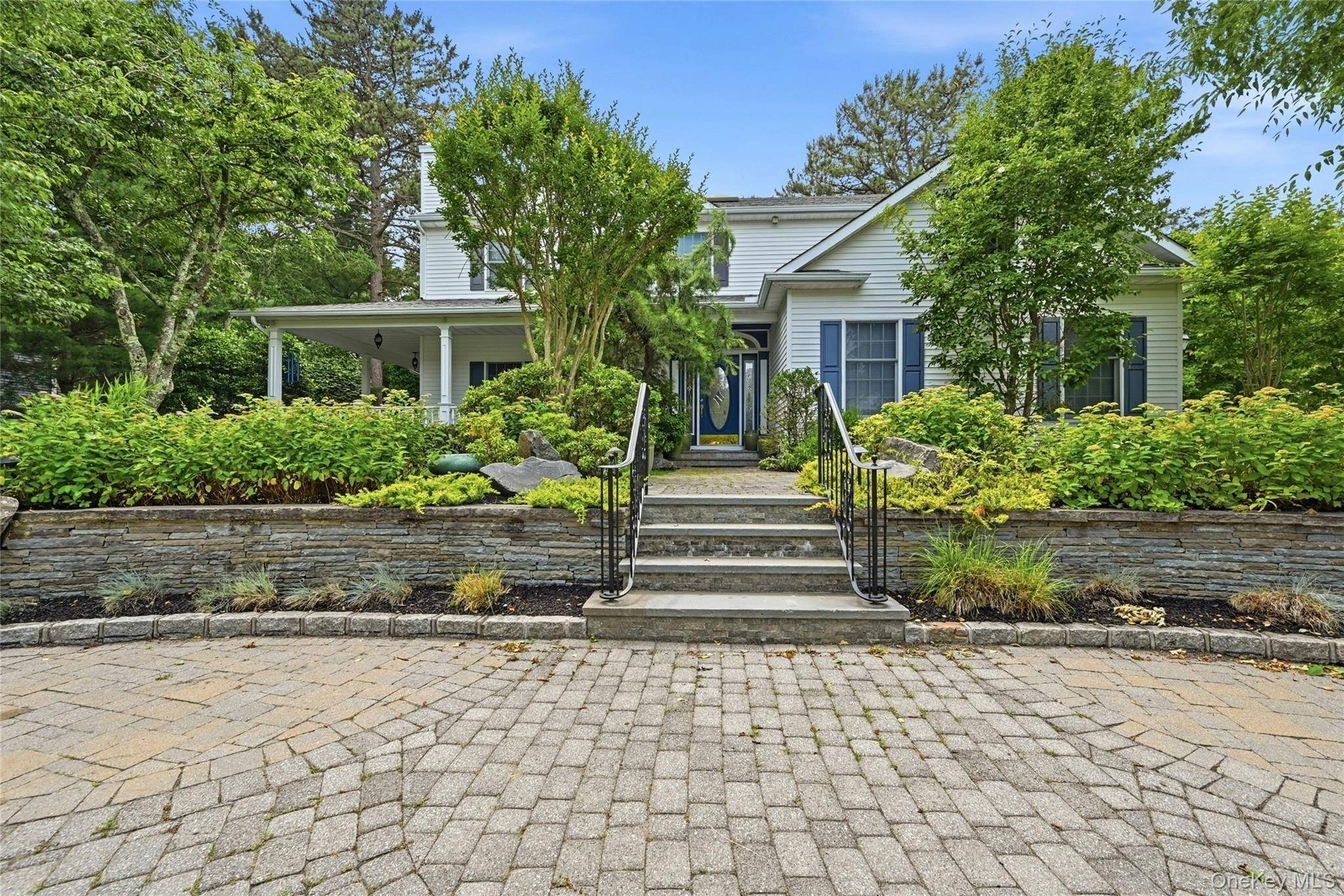 6 Thunder RD, Miller Place, NY 11764