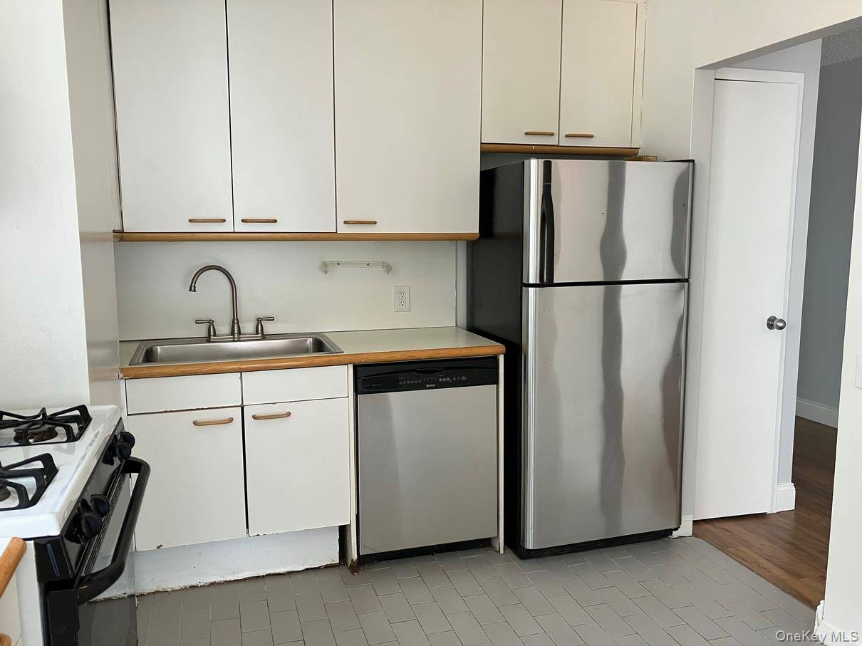 10 Cottage PL #2E, White Plains, NY 10601