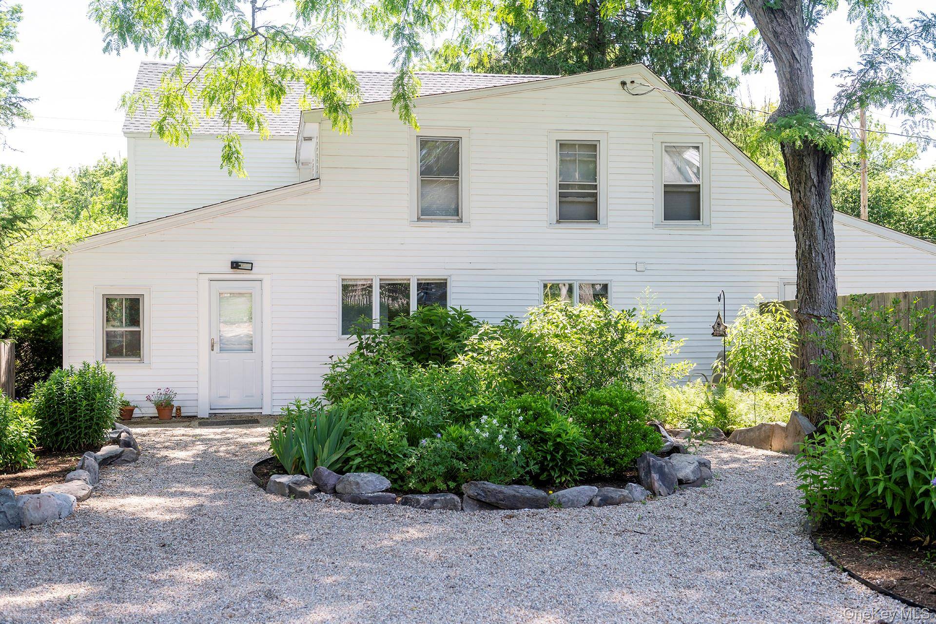 14 S Maple AVE, Millerton, NY 12546