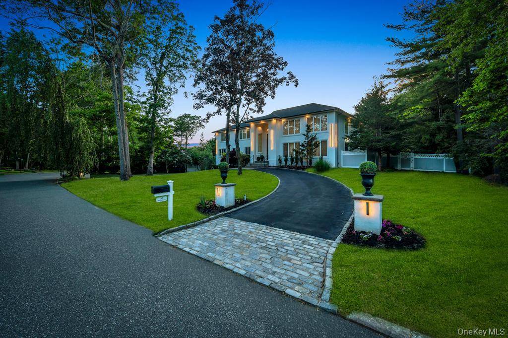 37 Wilmington DR, Melville, NY 11747