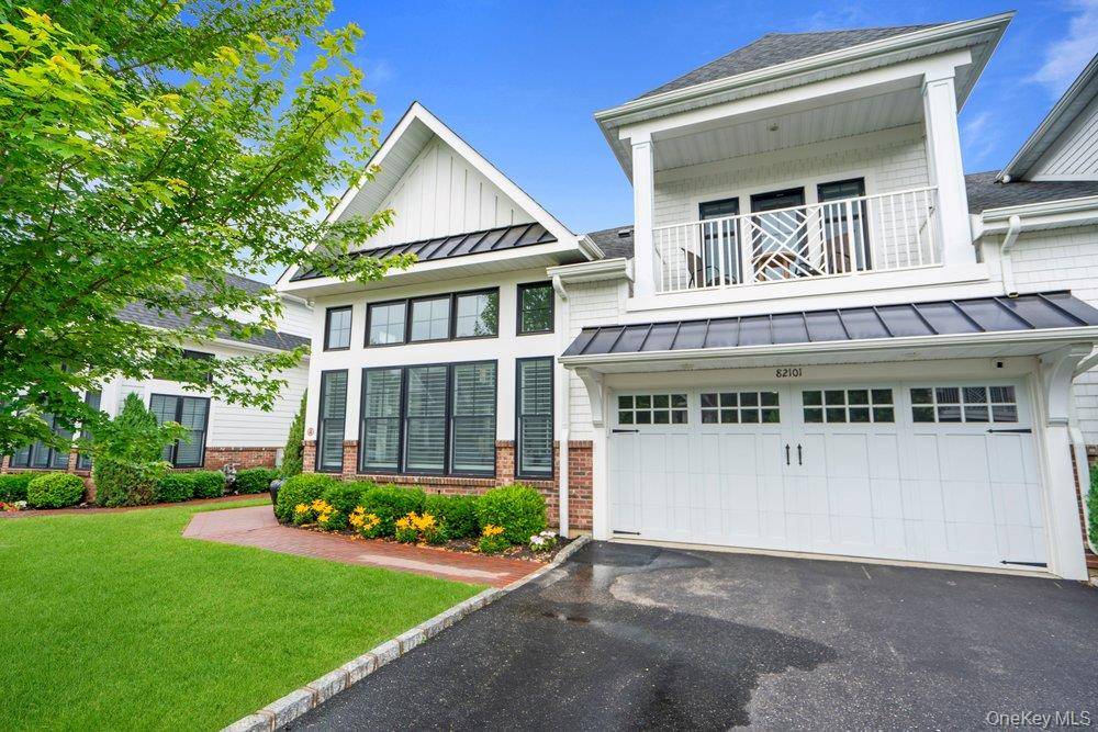 82101 Spruce Pond CIR, Plainview, NY 11803