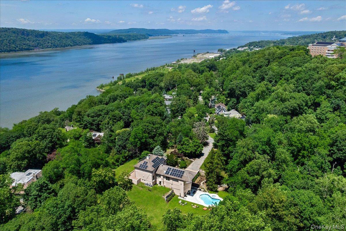 150 Pinecrest DR, Hastings-on-hudson, NY 10706