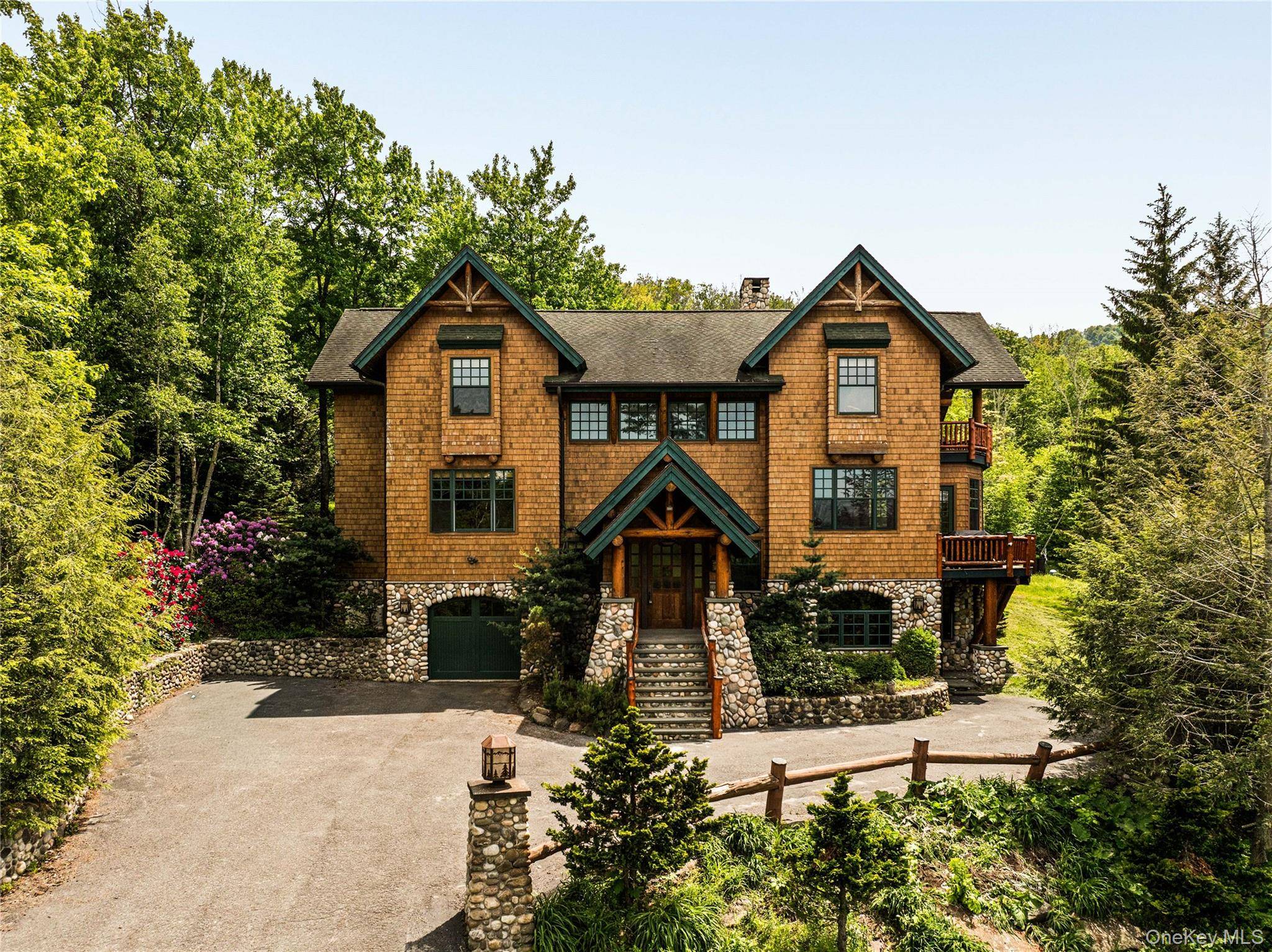 6 White WAY, Windham, NY 12496