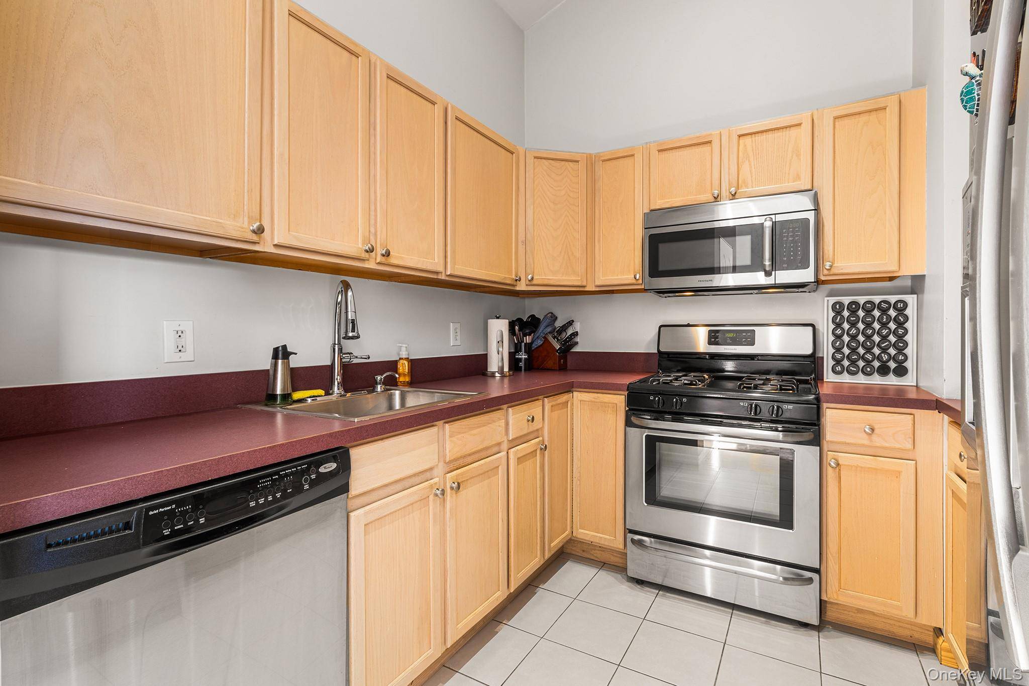 2006 Eve Ann DR, Port Jefferson Station, NY 11776