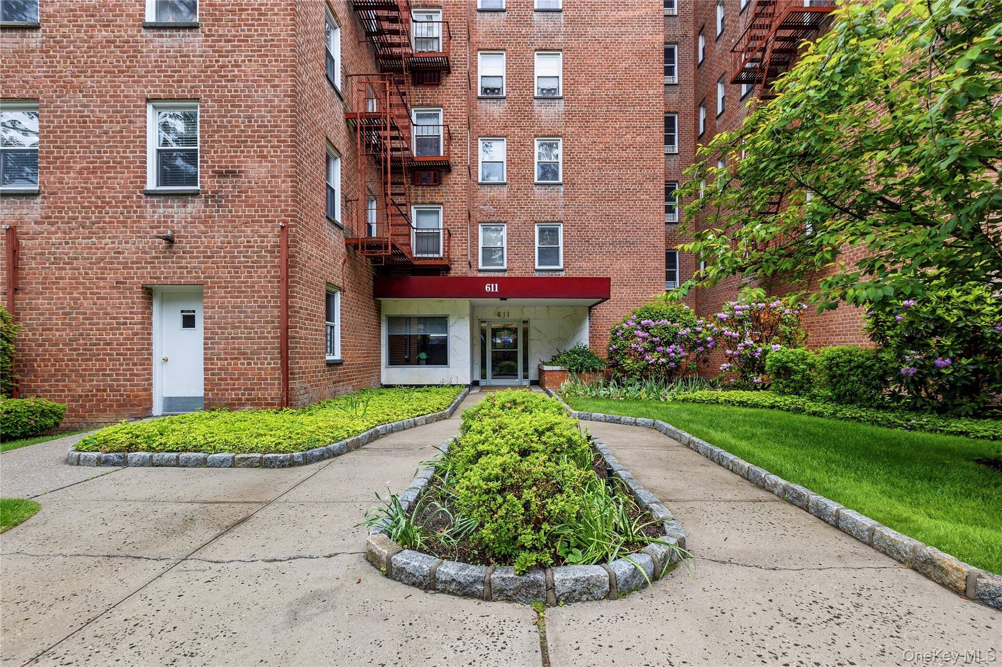 611 Palmer RD #3y, Yonkers, NY 10701