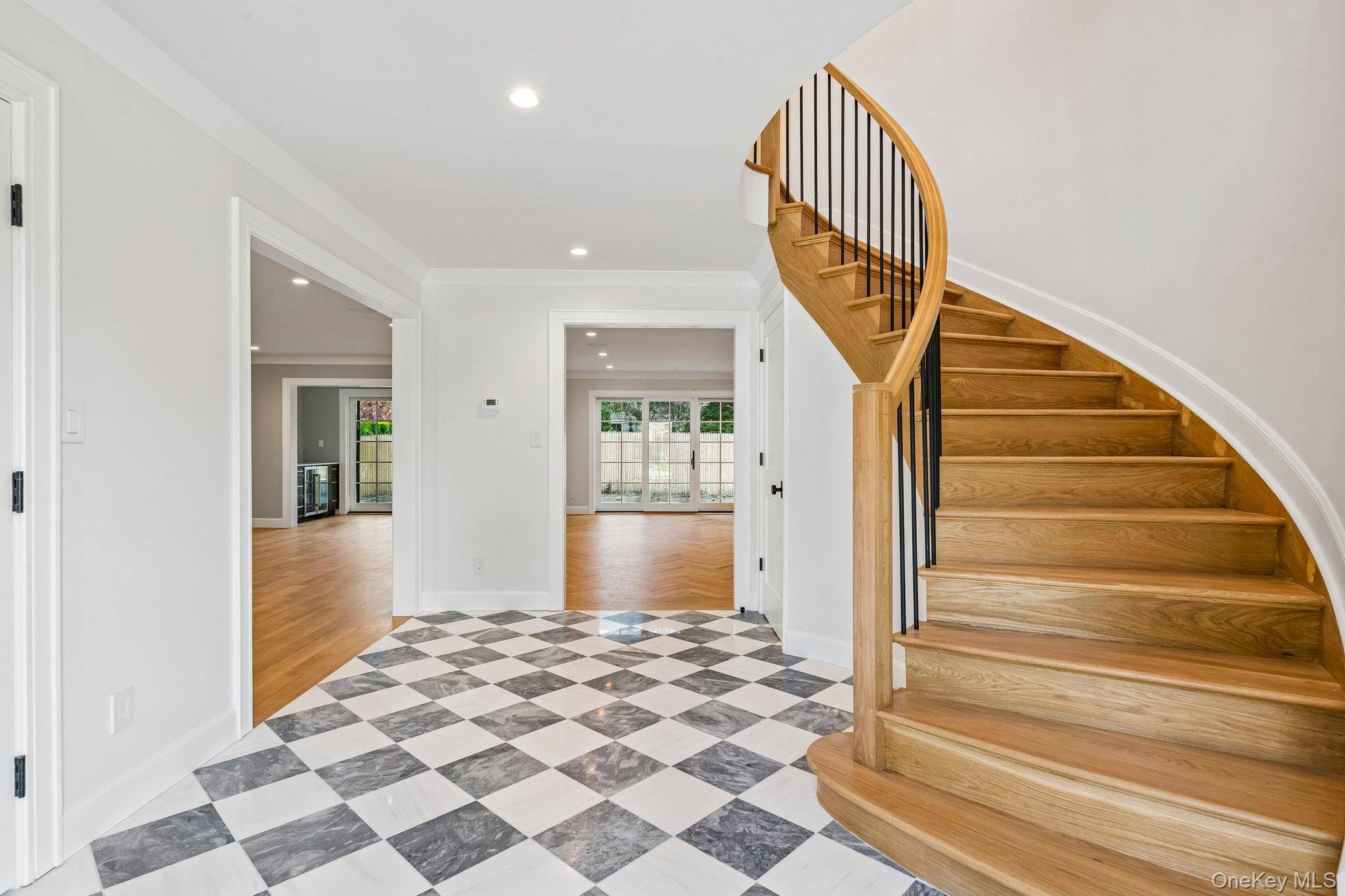 46 Banbury RD, Rockville Centre, NY 11570
