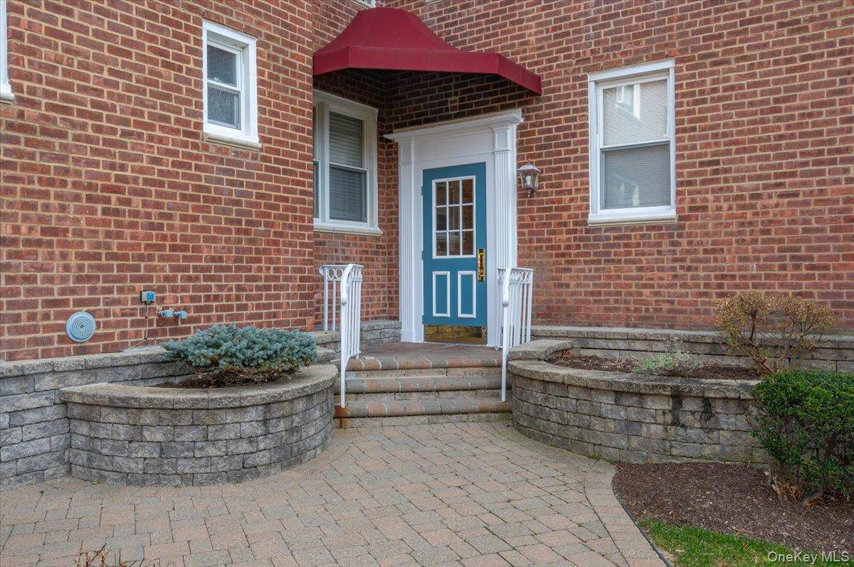 13 Bryant CRES #2K, White Plains, NY 10604