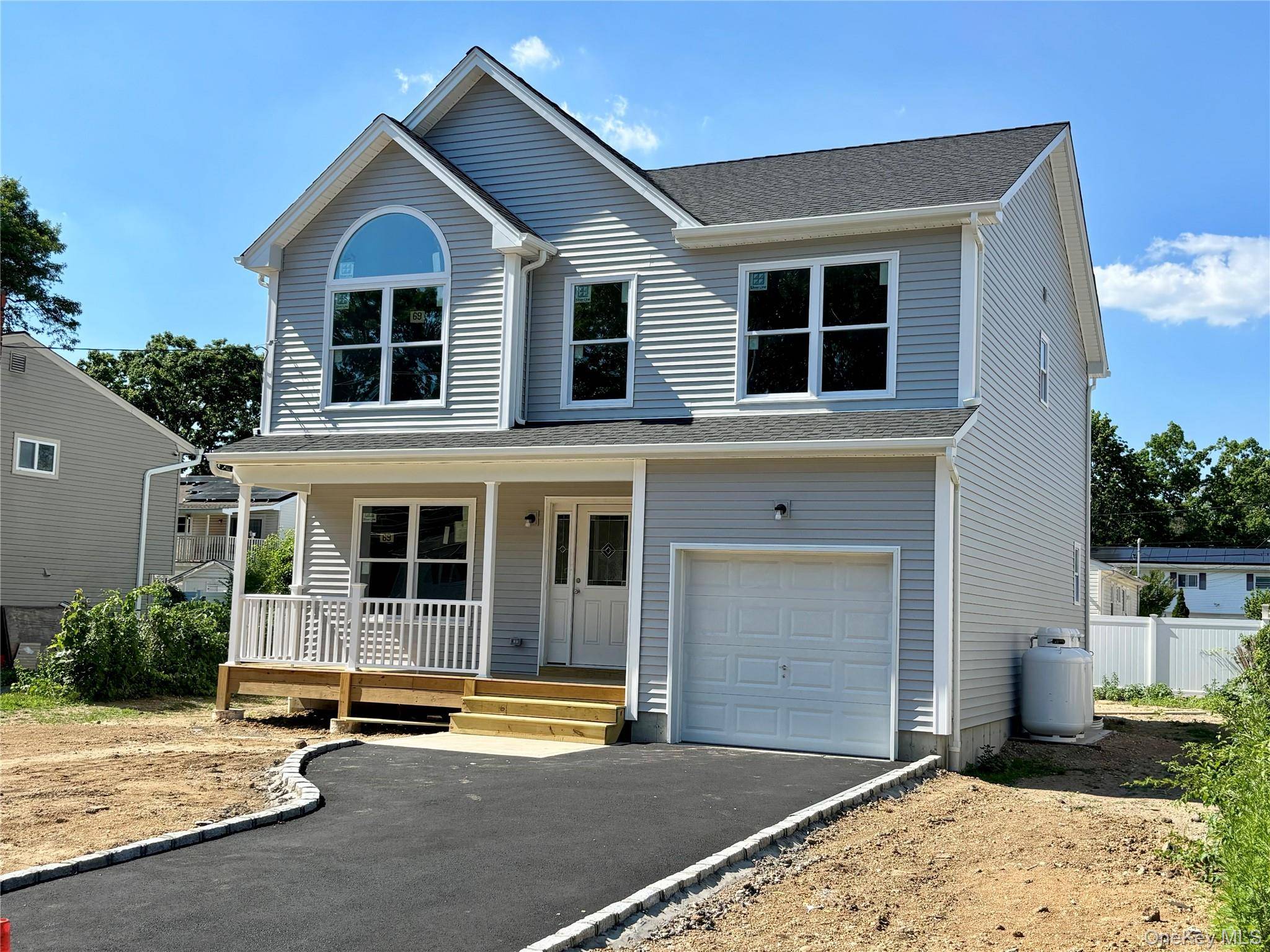 69 Offaly ST, Amityville, NY 11701