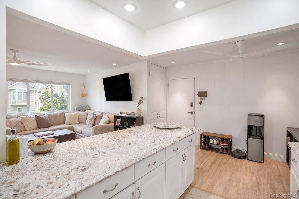 54 Richmond BLVD #4B, Ronkonkoma, NY 11779