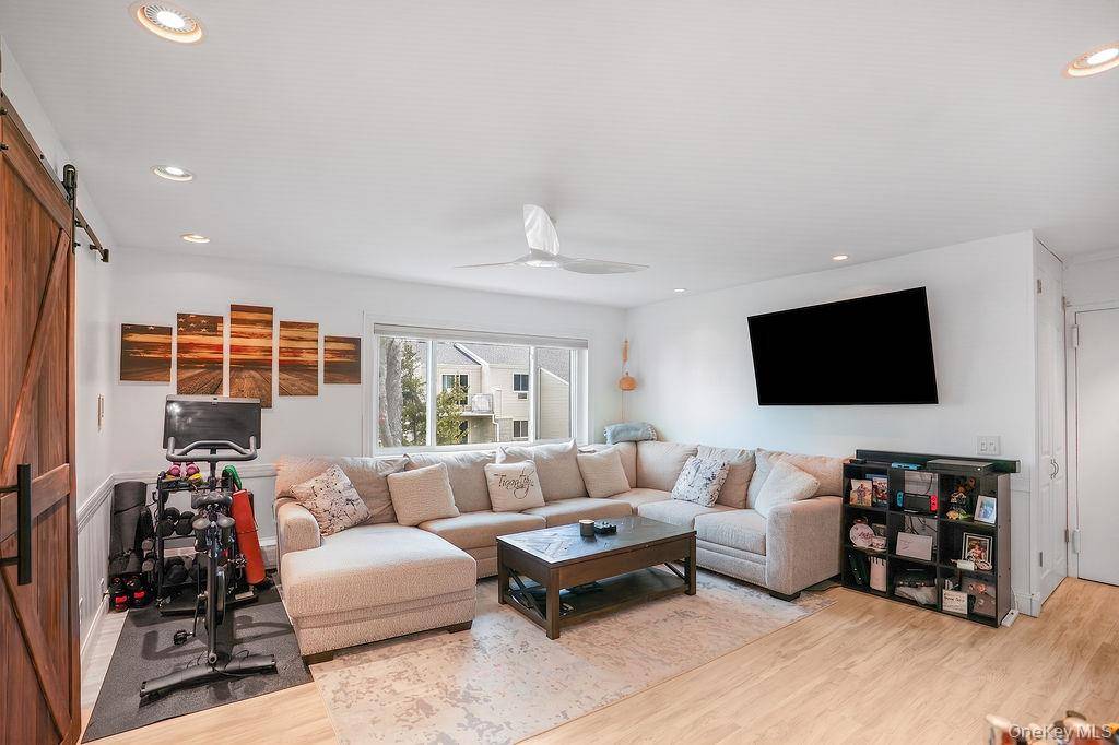 54 Richmond BLVD #4B, Ronkonkoma, NY 11779