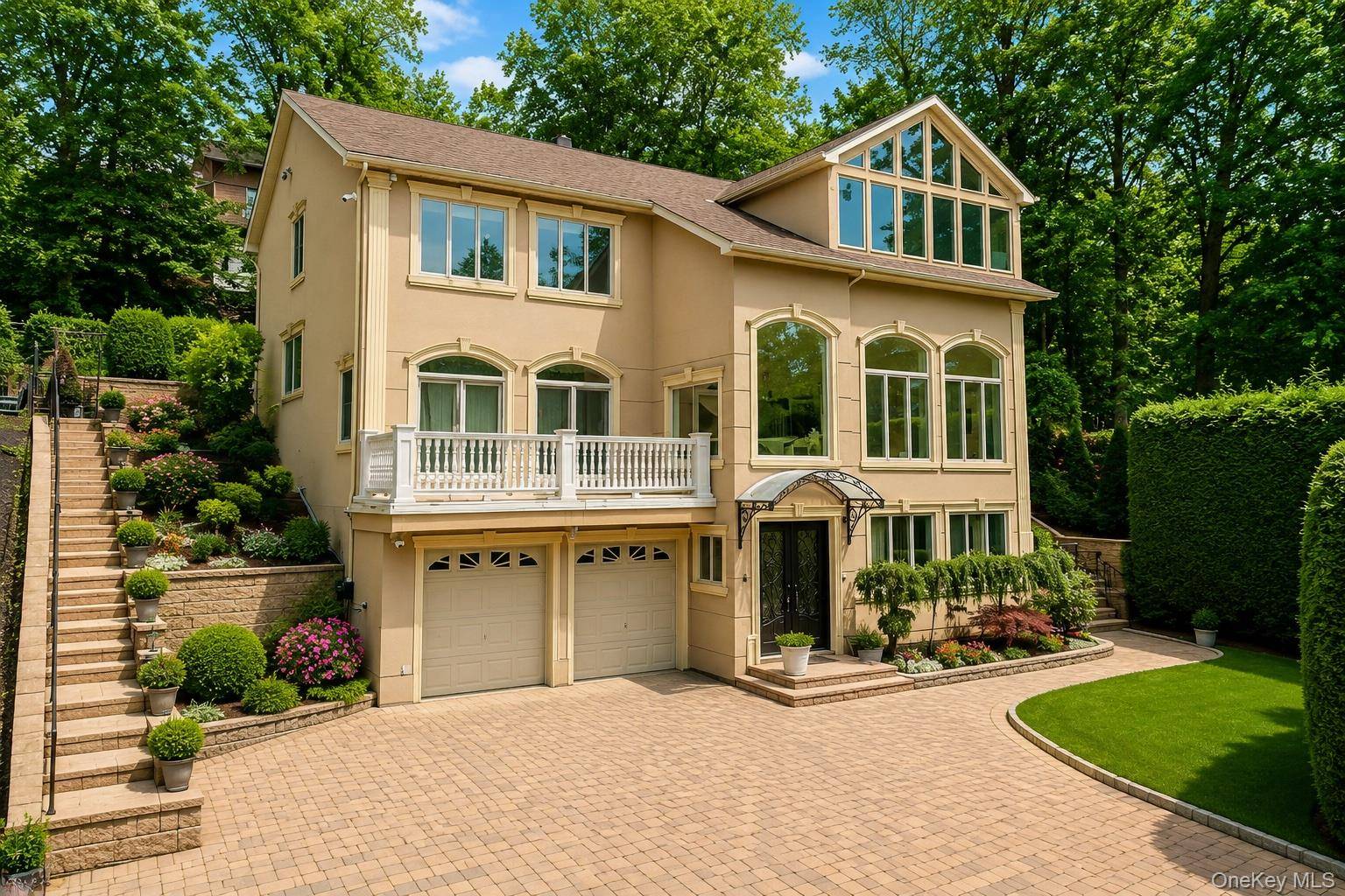 16 Diana TRL, Staten Island, NY 10304