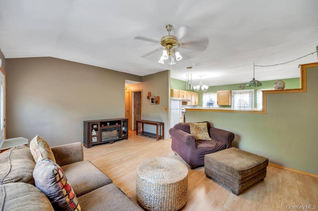 3 Megan CT, Bellport, NY 11713