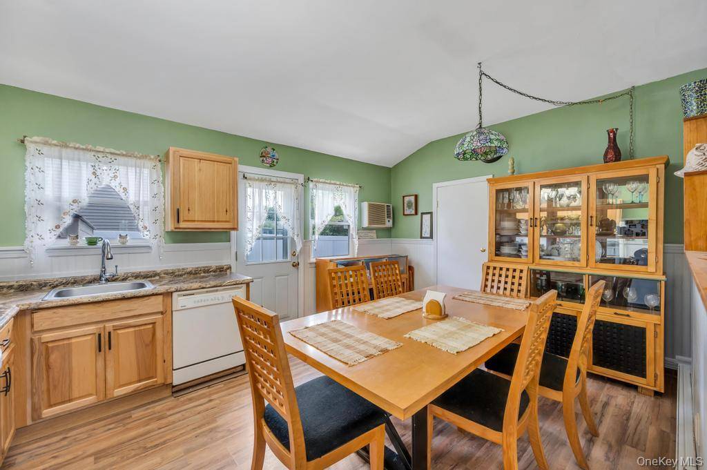 3 Megan CT, Bellport, NY 11713