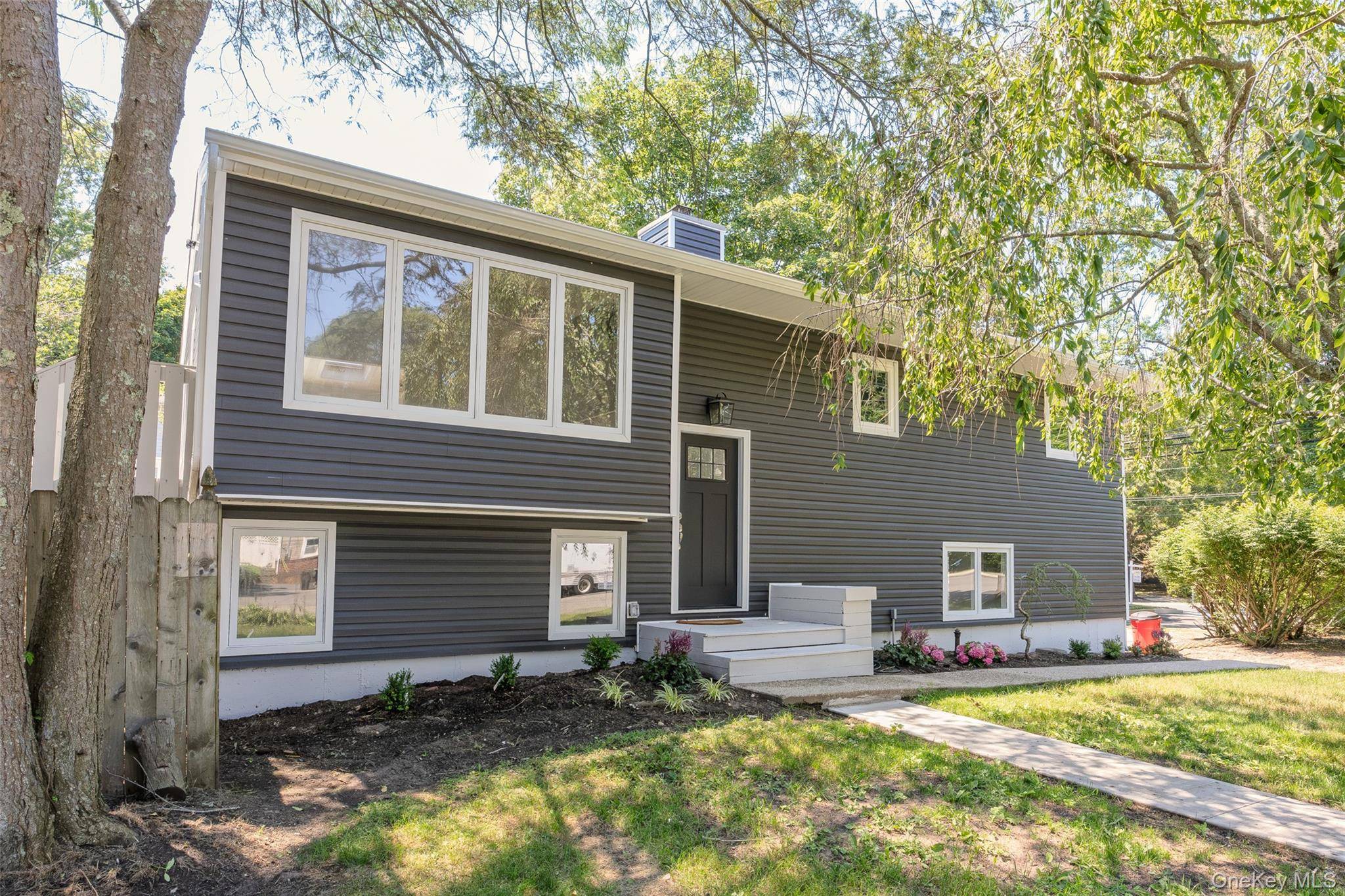 34 John ST, Shoreham, NY 11786