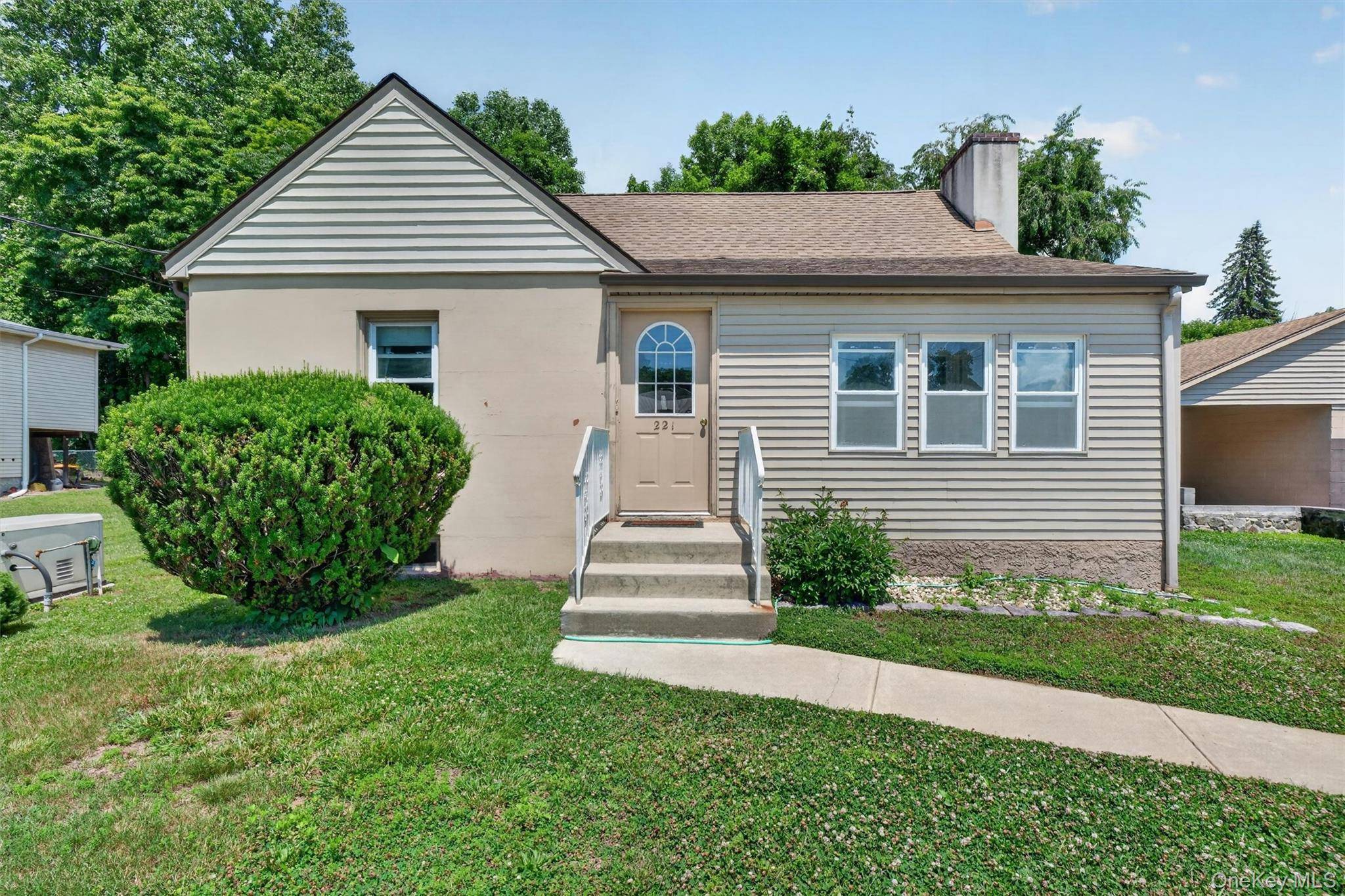 221 1st ST, Buchanan, NY 10511