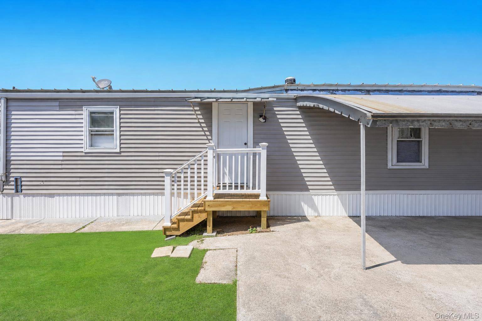 600 Broadway #D14, Amityville, NY 11701