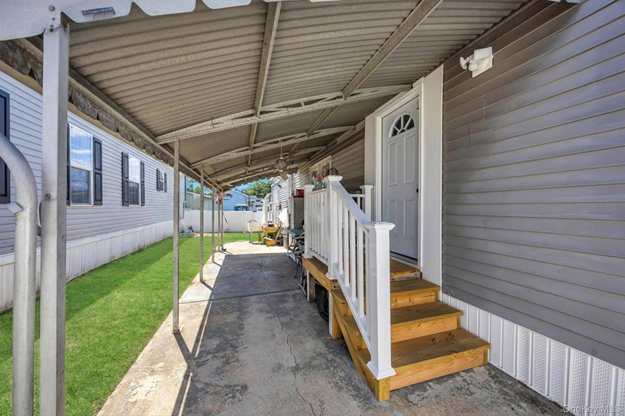 600 Broadway #D14, Amityville, NY 11701