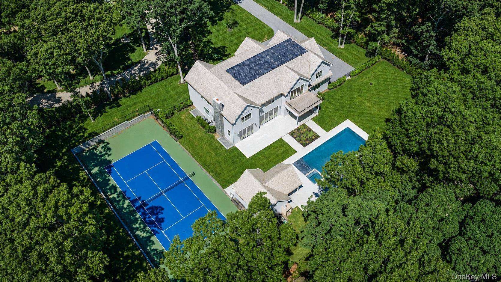 225 Norris LN, Bridgehampton, NY 11932