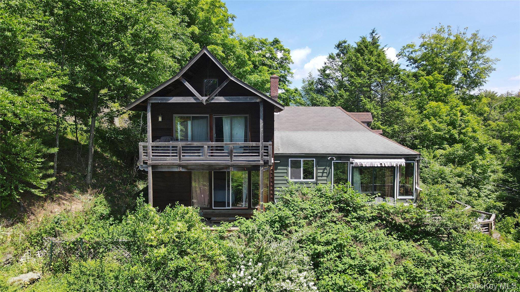 11 Nordic DR, Woodstock, NY 12498