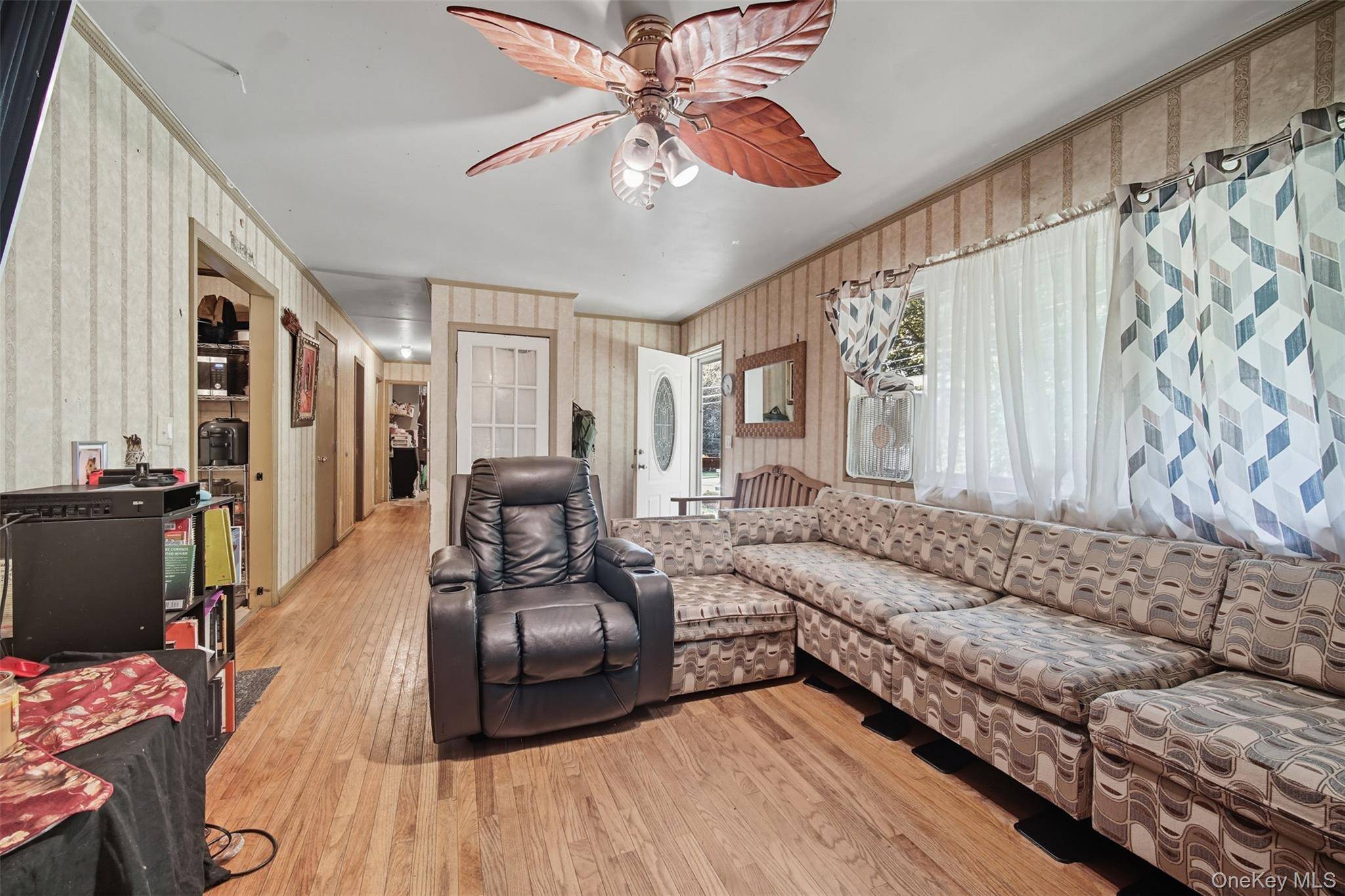 30 Fords LN, Southampton, NY 11968