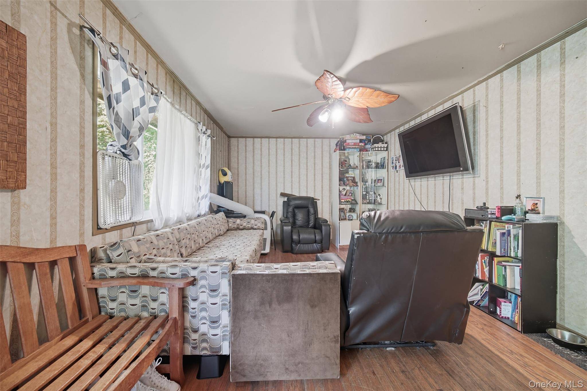 30 Fords LN, Southampton, NY 11968