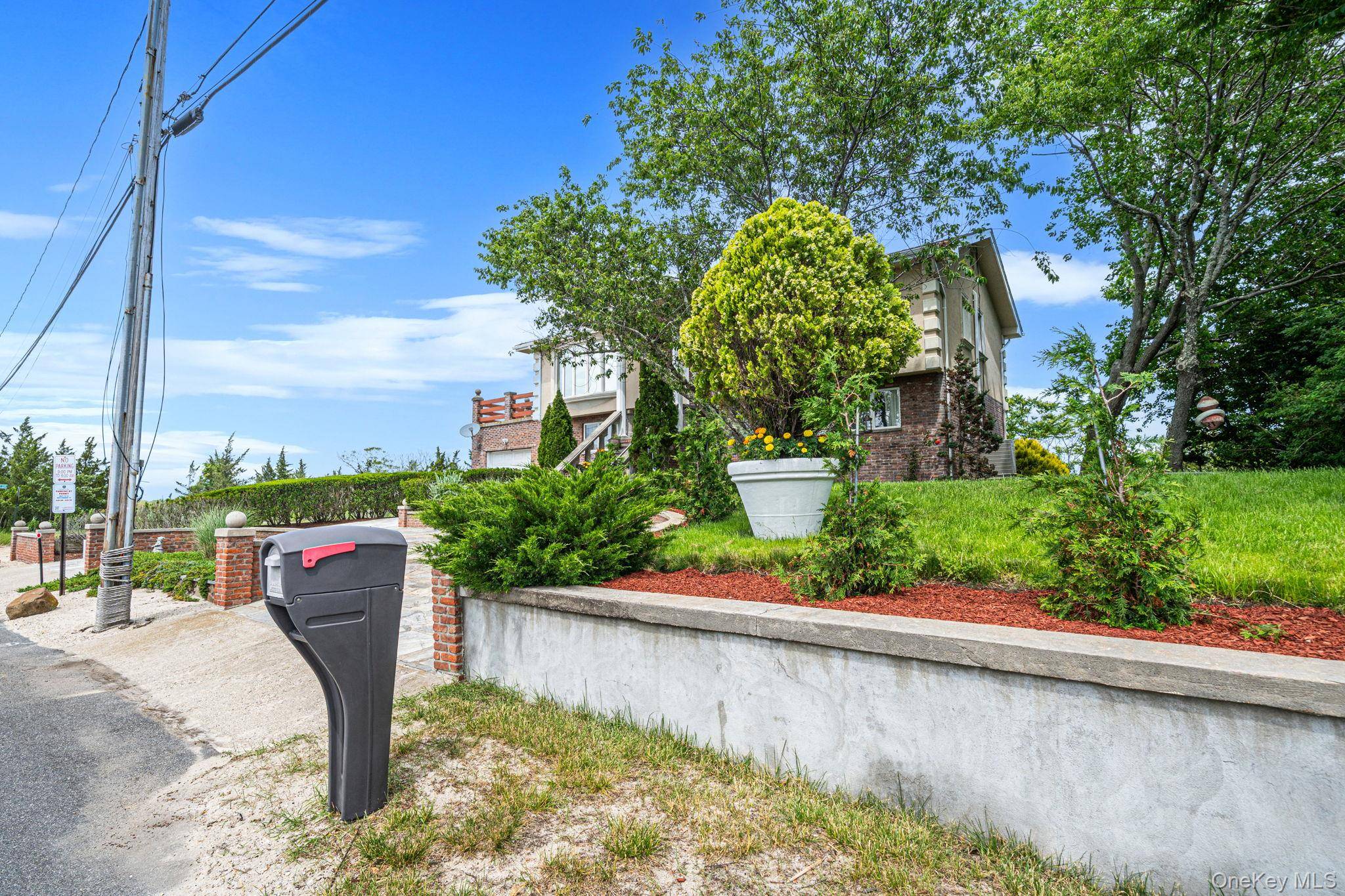 296 Longneck BLVD, Flanders, NY 11901