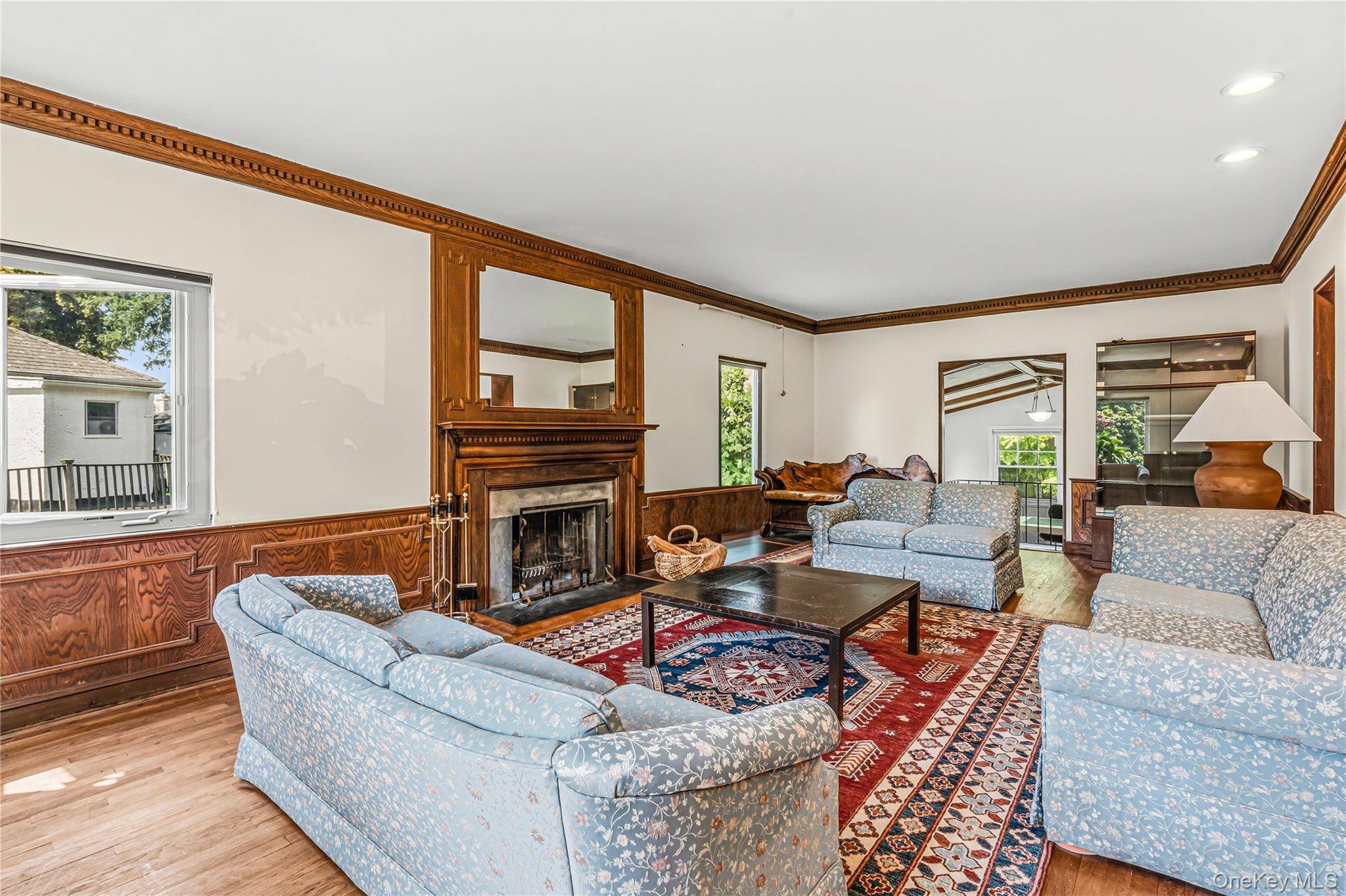 36 Strathmore RD, Great Neck, NY 11023