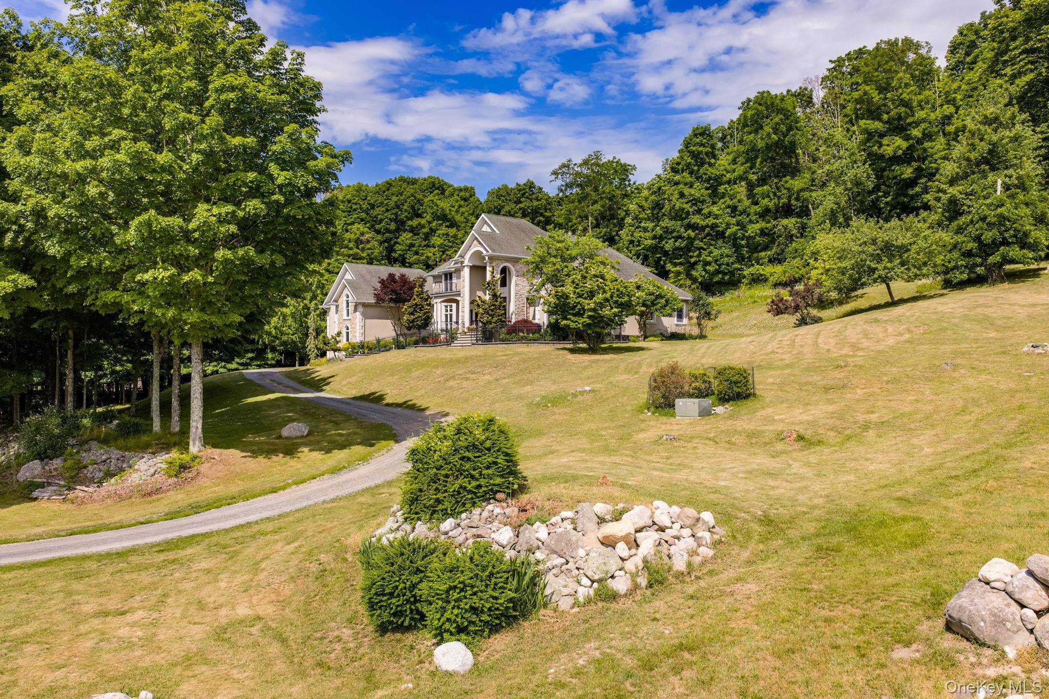 5 Rachel CT, Bloomingburg, NY 12721