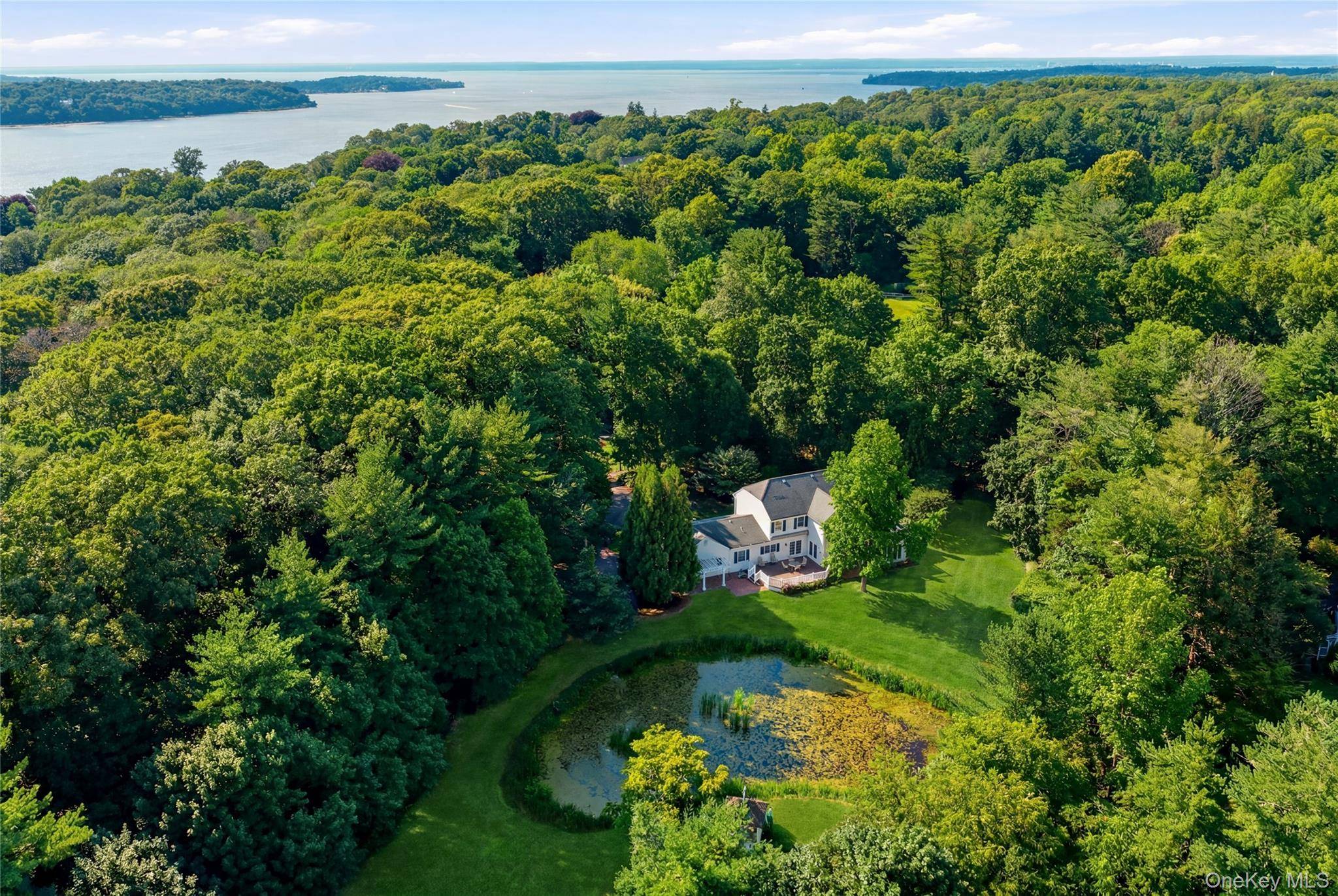 54 Snake Hill RD, Cold Spring Harbor, NY 11724
