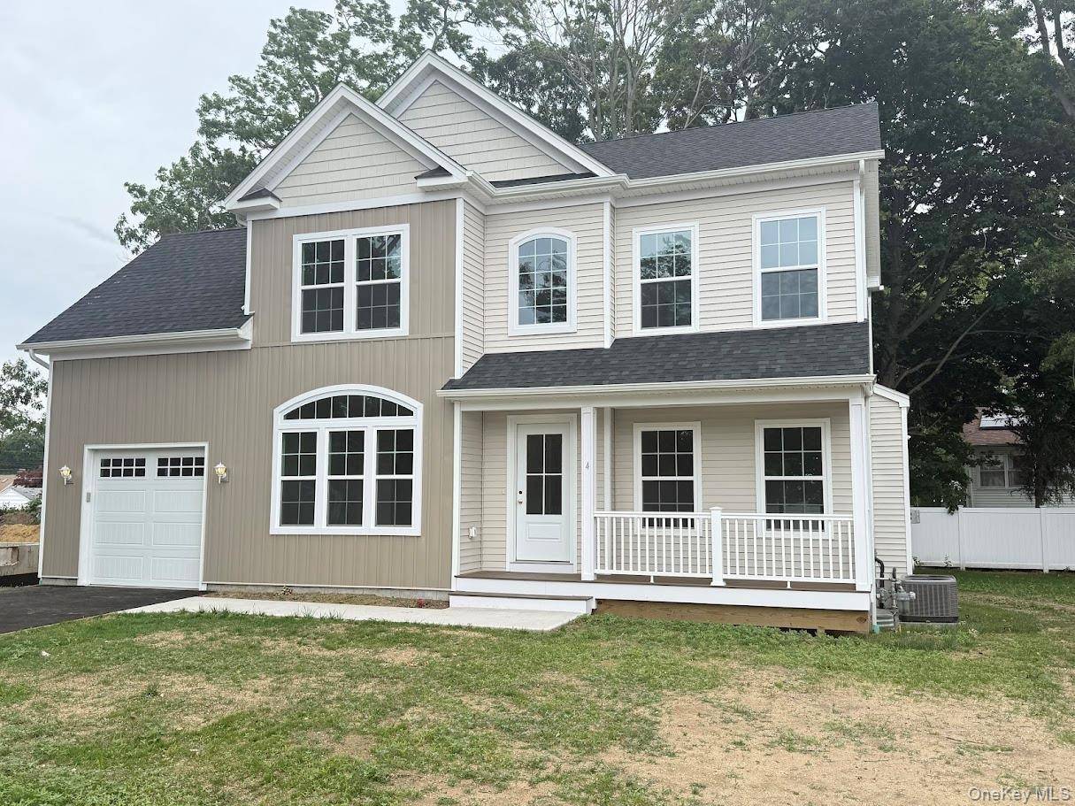 8 Gail Grace CT, Copiague, NY 11726