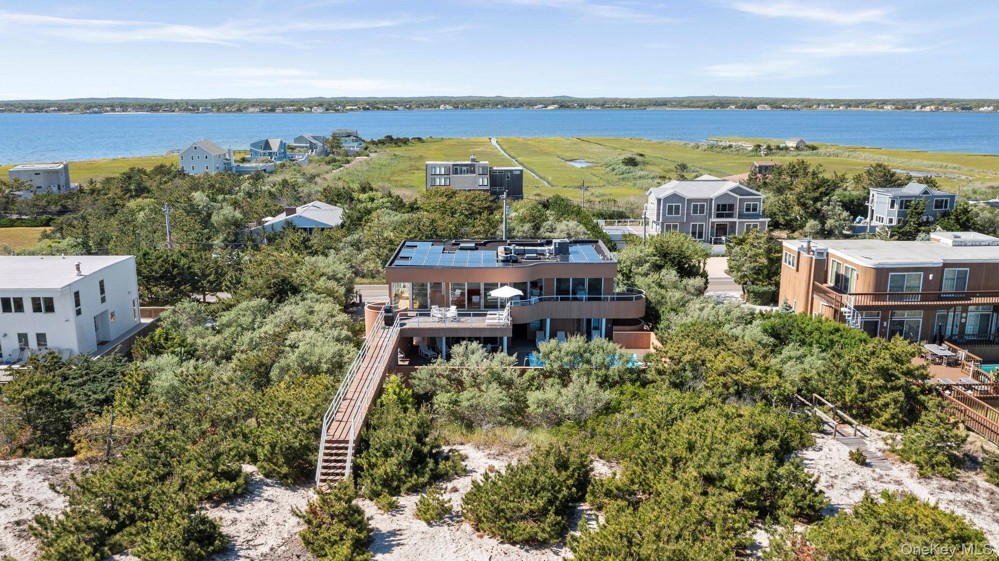 559 Dune RD, Westhampton, NY 11978