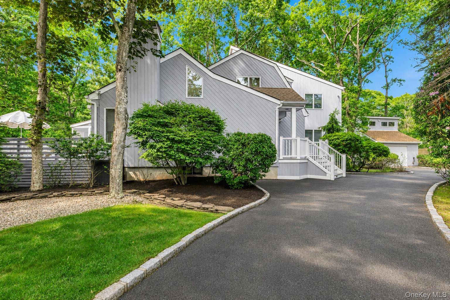2 Strathmore CT, Remsenburg, NY 11960