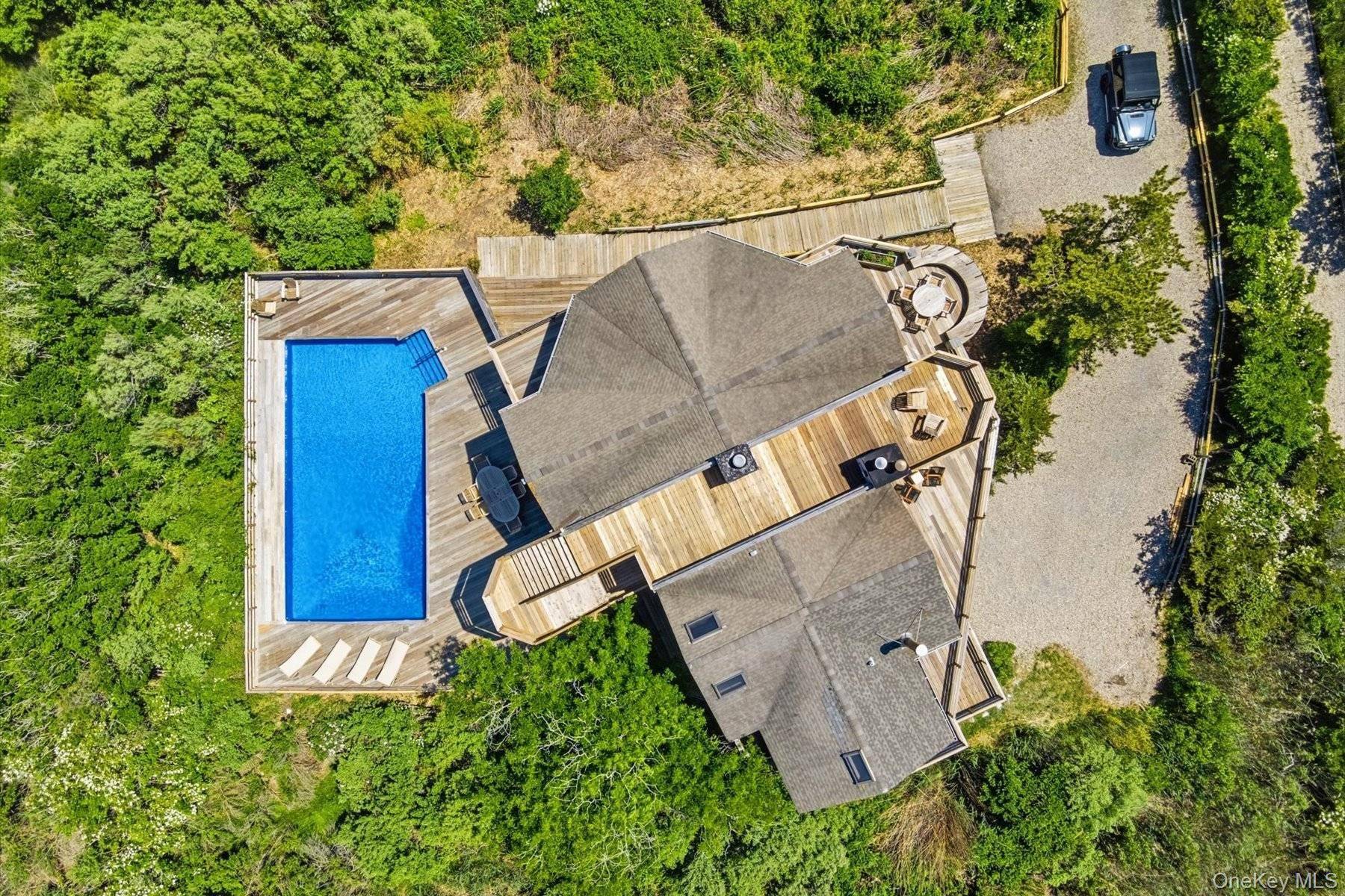 137 Sandune CT, Sagaponack, NY 11962