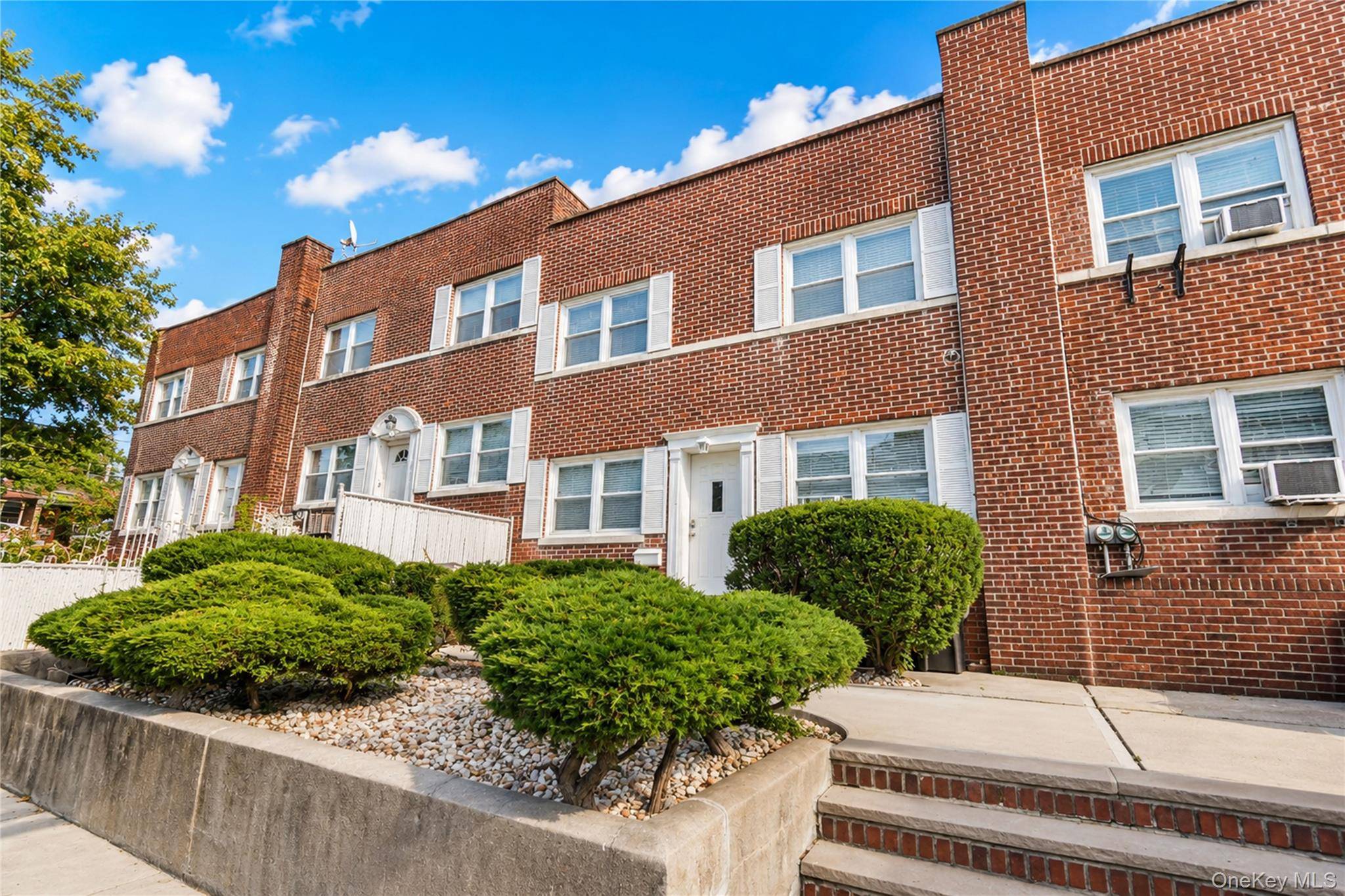 76 Dongan AVE, Staten Island, NY 10314