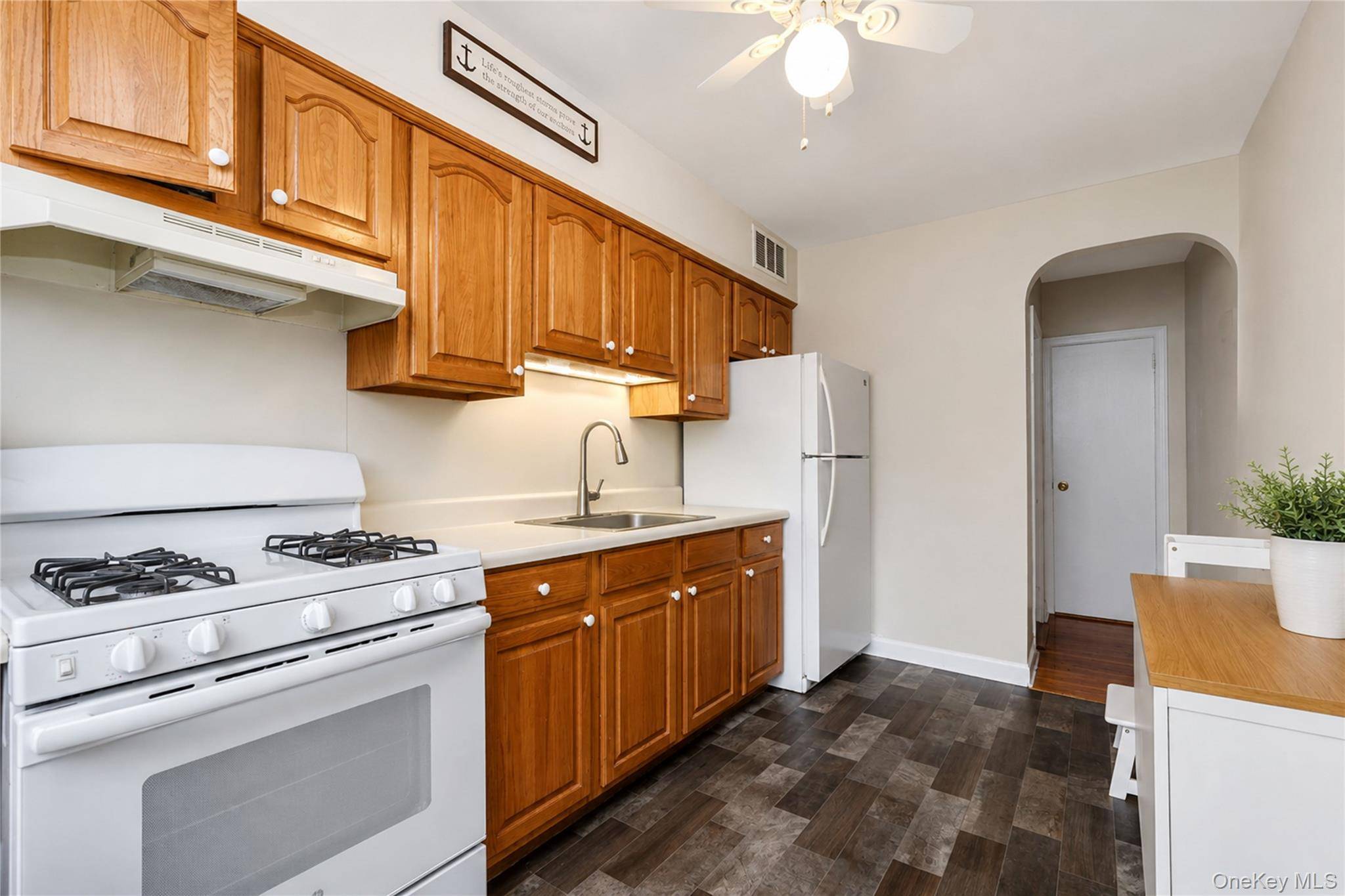 76 Dongan AVE, Staten Island, NY 10314
