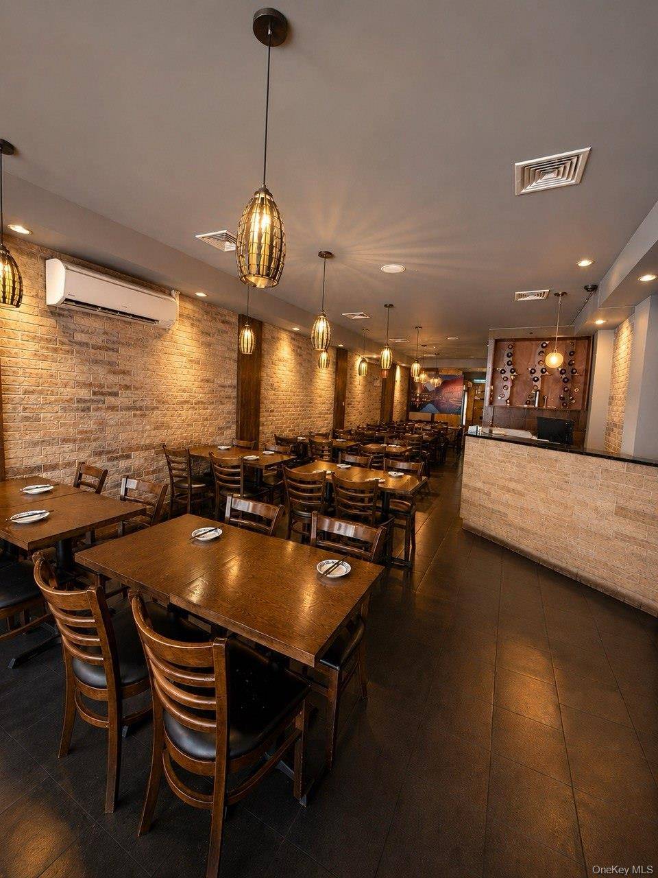 360 W 42nd ST, New York (manhattan), NY 10036