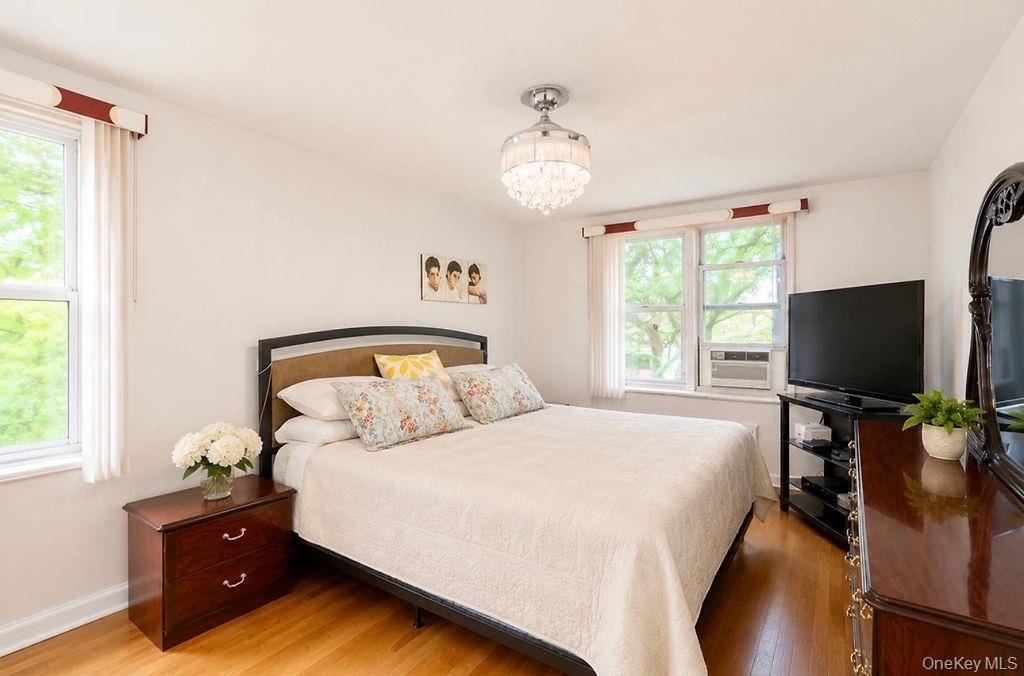 180 Van Cortlandt PARK #3F, Bronx, NY 10463