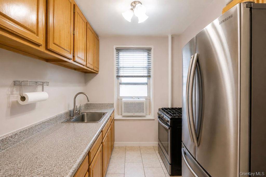 180 Van Cortlandt PARK #3F, Bronx, NY 10463