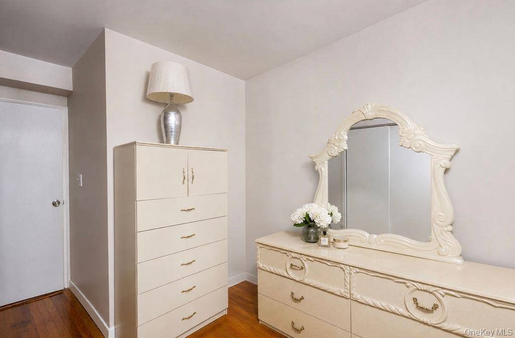 180 Van Cortlandt PARK #3F, Bronx, NY 10463