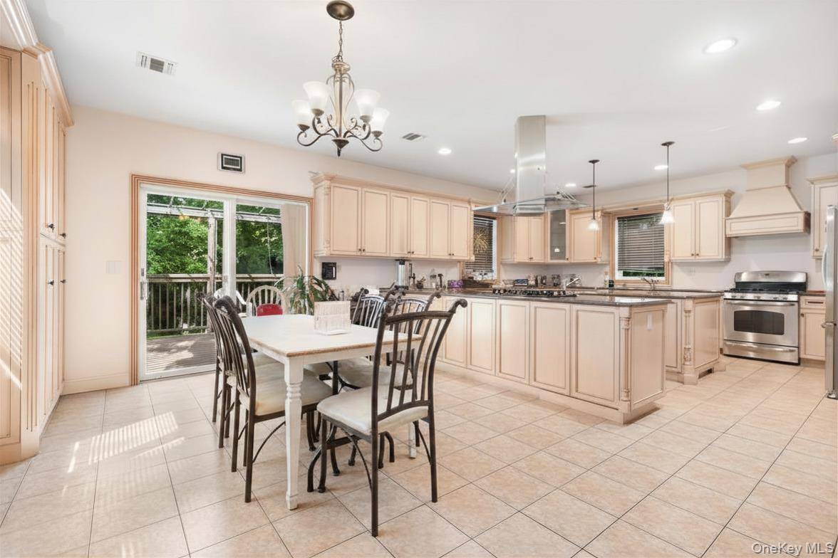 9 Cameo Ridge RD, Monsey, NY 10952
