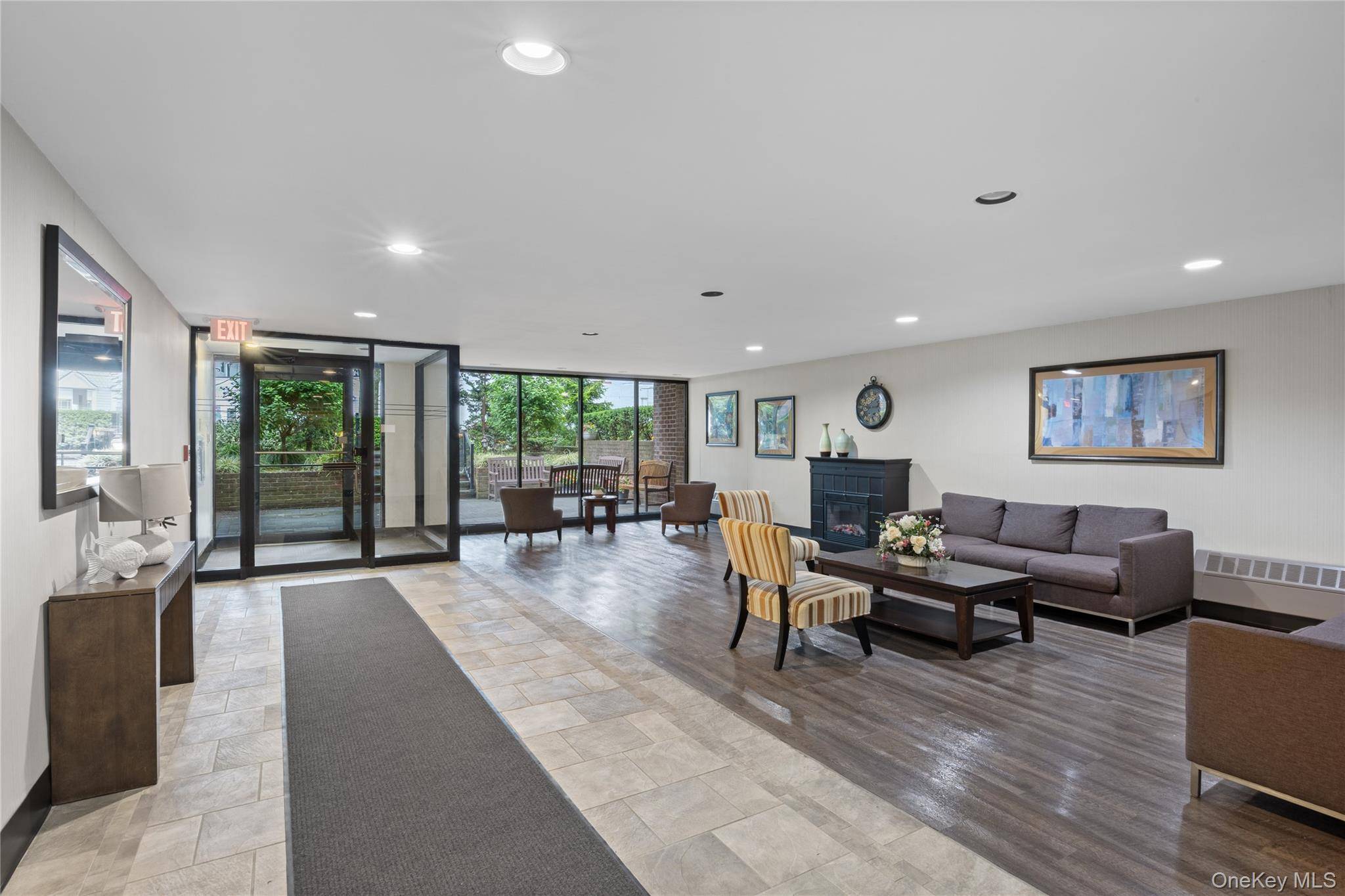 16 Main ST #3V, East Rockaway, NY 11518