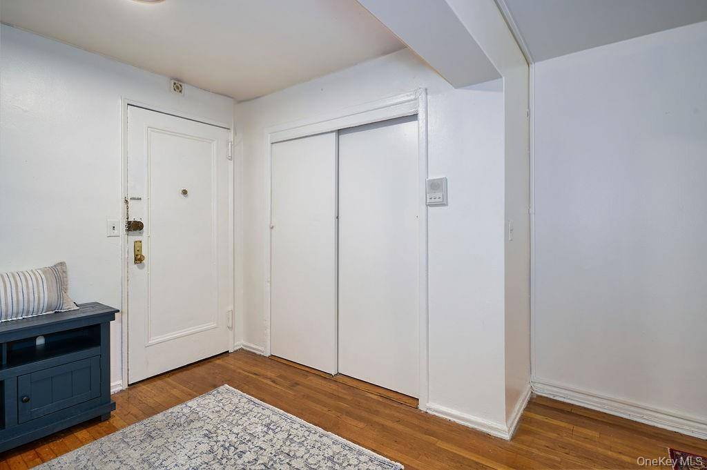 77 Bronx River RD #1E, Yonkers, NY 10704