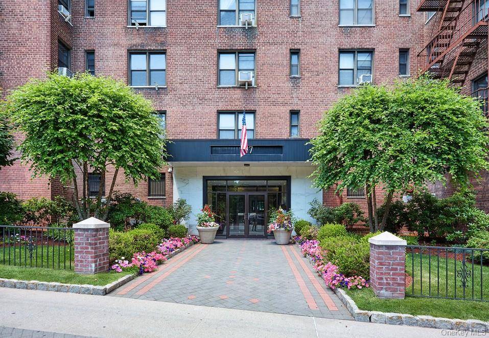 77 Bronx River RD #1E, Yonkers, NY 10704