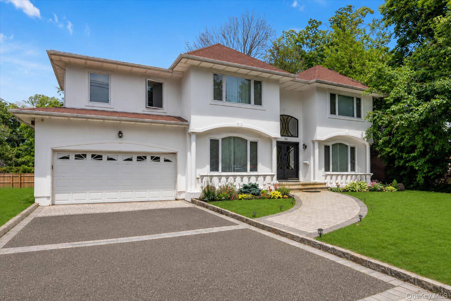 93 Oxford BLVD, Great Neck, NY 11023