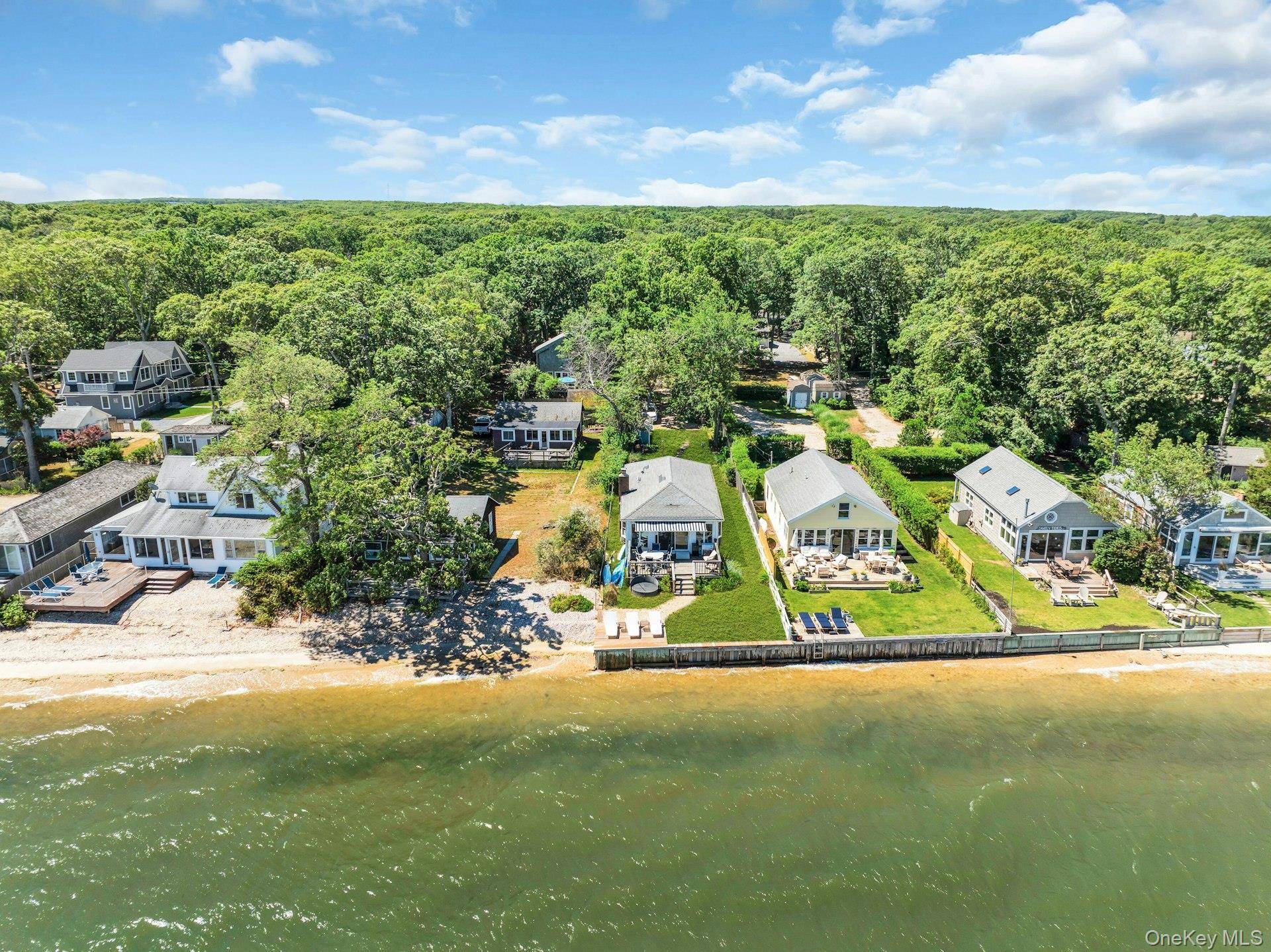135 Noyack AVE, Sag Harbor, NY 11963