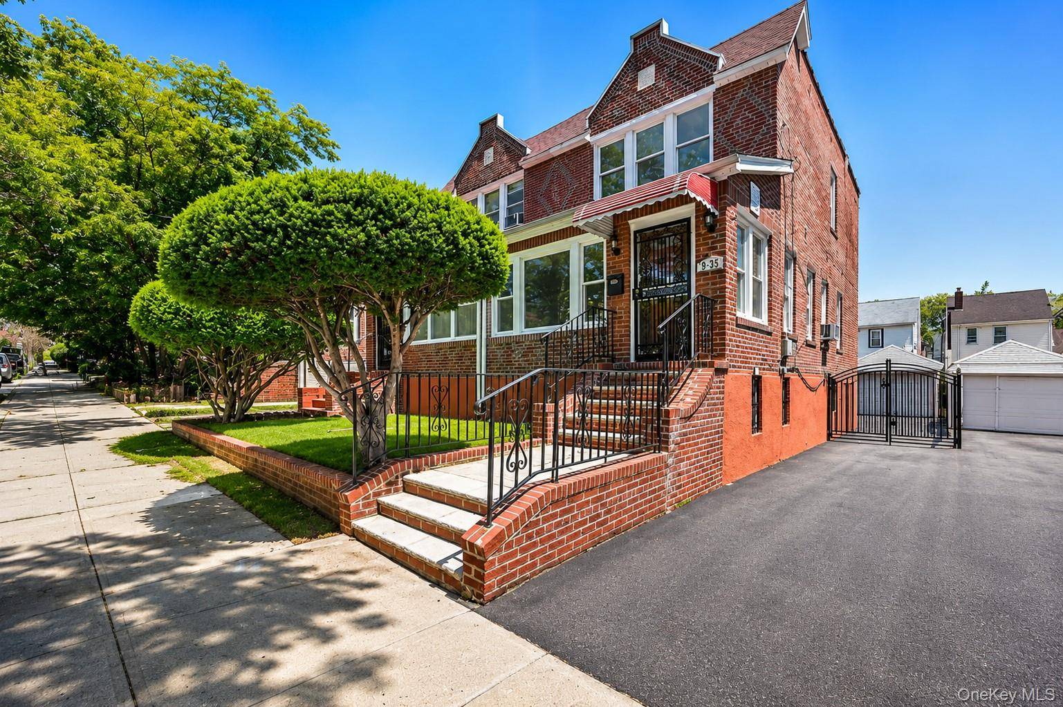 88-35 Vanderveer ST, Queens Village, NY 11427