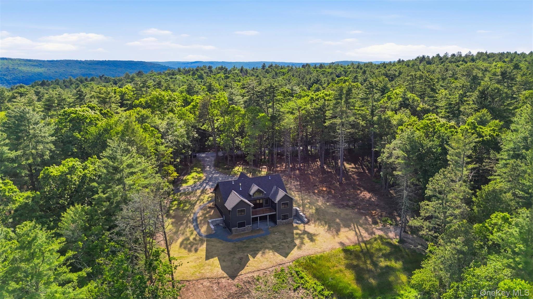 300 Van Tuyl RD, Barryville, NY 12719