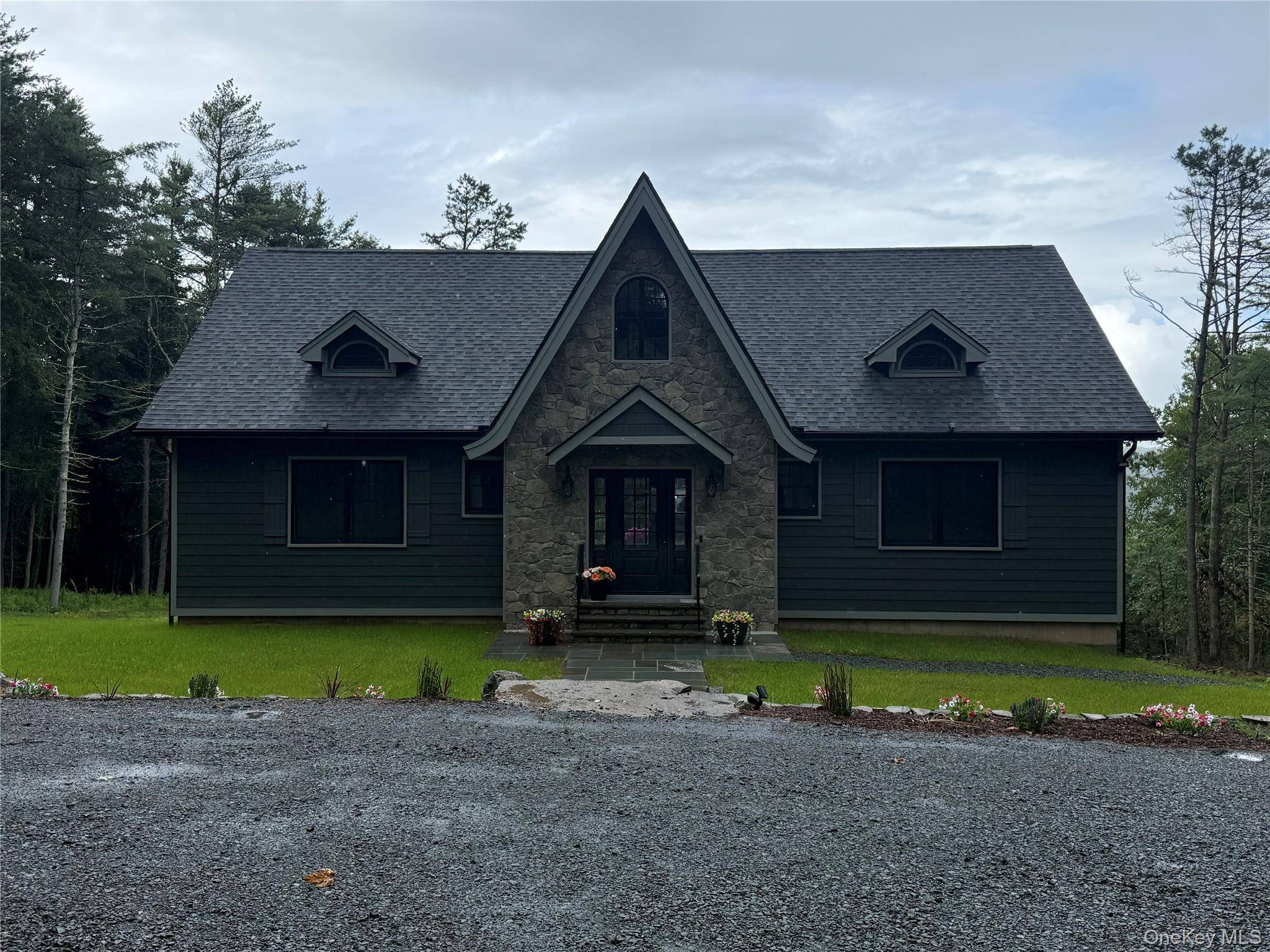 300 Van Tuyl RD, Barryville, NY 12719